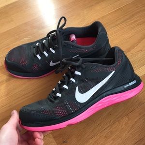 Women’s size 8 Nike sneakers